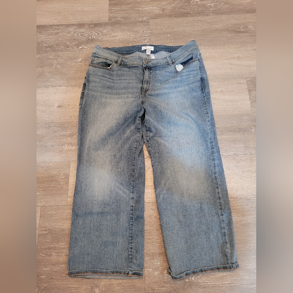 Plus size SHORT Wide Leg Jeans